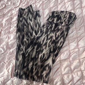 Gap fit sky, high studio leggings, leopard print size small